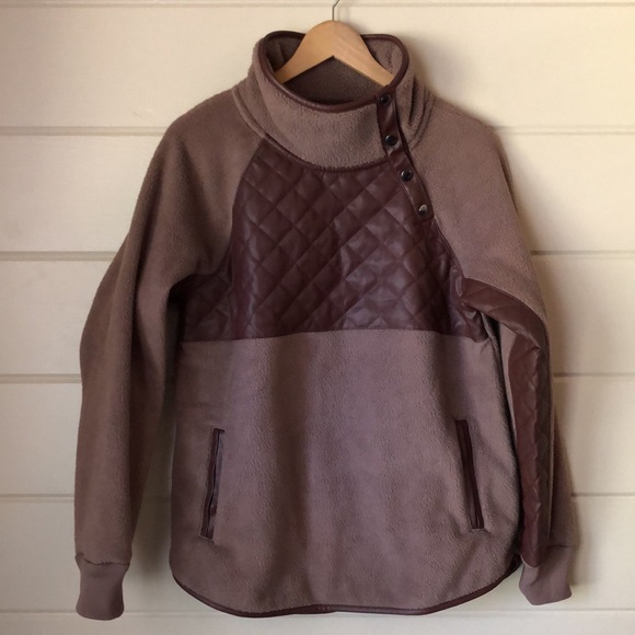 Abercrombie & Fitch  Snap-Up Fleece Size Medium - Picture 3 of 5